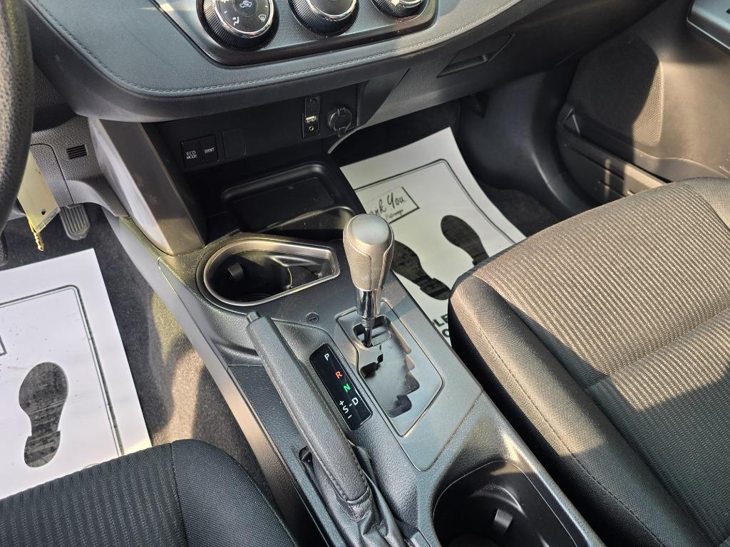 2017 Toyota RAV4 LE photo